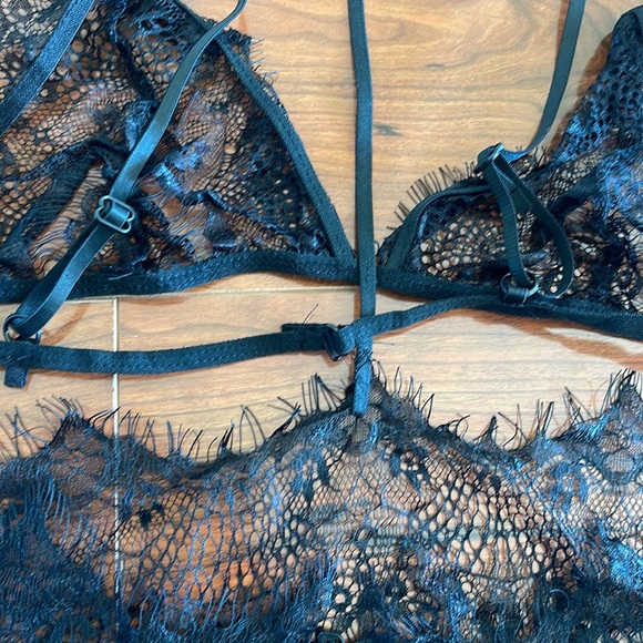 NWOT Black Lace Two Piece Lingerie Set - Picture 5 of 6